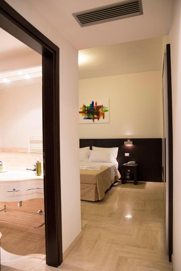 Albergo Cantiani アンコーナ エクステリア 写真