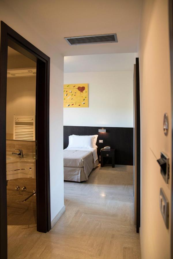 Albergo Cantiani アンコーナ エクステリア 写真